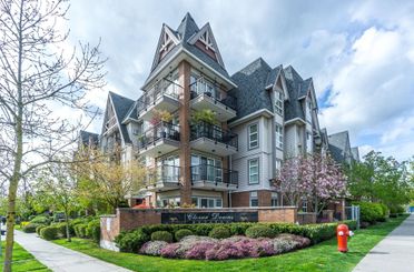 208 17769 57 AVE Surrey, Surrey Apartments for sale, MLS® R2998649
