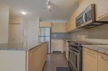 209 10822 City Parkway Surrey, Surrey Apartments for sale, MLS® R3004585