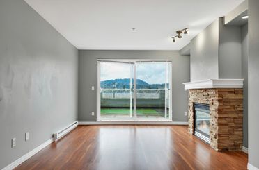 212 3136 St Johns ST Port Moody, Port Moody Apartments for sale, MLS® R2987992