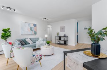 214 1850 E Southmere Crescent Surrey, Surrey Apartments for sale, MLS® R2992966