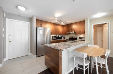 219 5880 Dover Crescent Richmond, Richmond Apartments for sale, MLS® R2983492
