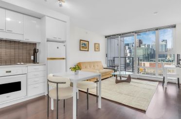 2209 131 Regiment Square Vancouver, Vancouver Apartments for sale, MLS® R2988072