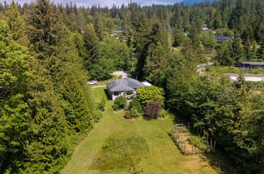 2557 Miles RD Roberts Creek, Roberts Creek Apartments for sale, MLS® R3003609