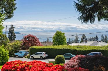 2695 Rosebery AVE West Vancouver, West Vancouver Apartments for sale, MLS® R3008100