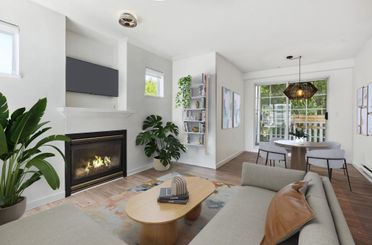 300 137 E 1st ST North Vancouver, North Vancouver Apartments for sale, MLS® R3015415