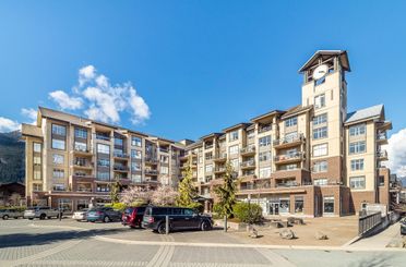 303 1211 Village Green Way Squamish, Squamish Apartments for sale, MLS® R2983306