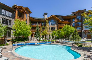 303 2202 Gondola Way Whistler, Whistler Apartments for sale, MLS® R3009075