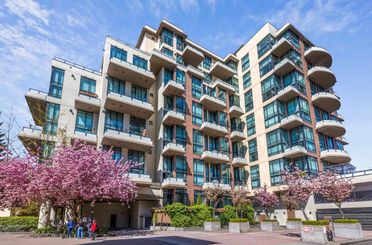 315 10 Renaissance Square New Westminster, New Westminster Apartments for sale, MLS® R3005548