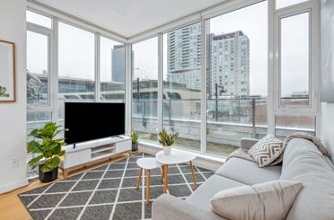 315 13438 Central AVE Surrey, Surrey Apartments for sale, MLS® R2982235