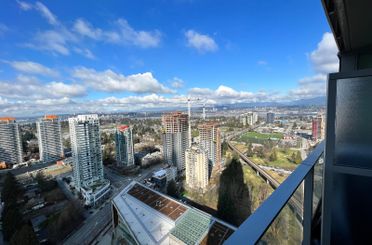 3209 13495 Central AVE Surrey, Surrey Apartments for sale, MLS® R3000226