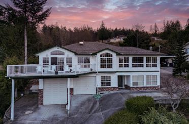 5174 Radcliffe RD Sechelt, Sechelt Apartments for sale, MLS® R2986593