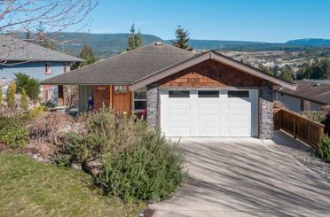 5878 Medusa ST Sechelt, Sechelt Apartments for sale, MLS® R2975559