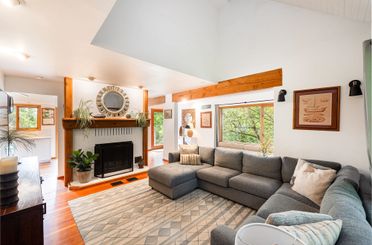 733 Windjammer RD Bowen Island, Bowen Island Apartments for sale, MLS® R3020105