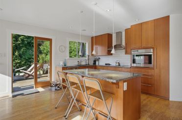 806 Clements AVE North Vancouver, North Vancouver Apartments for sale, MLS® R3000129