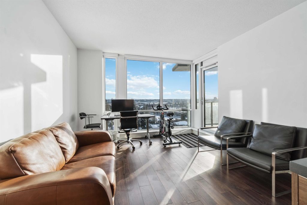 1005-1550 Fern ST North Vancouver, North Vancouver Condo for sale, MLS® R2962589