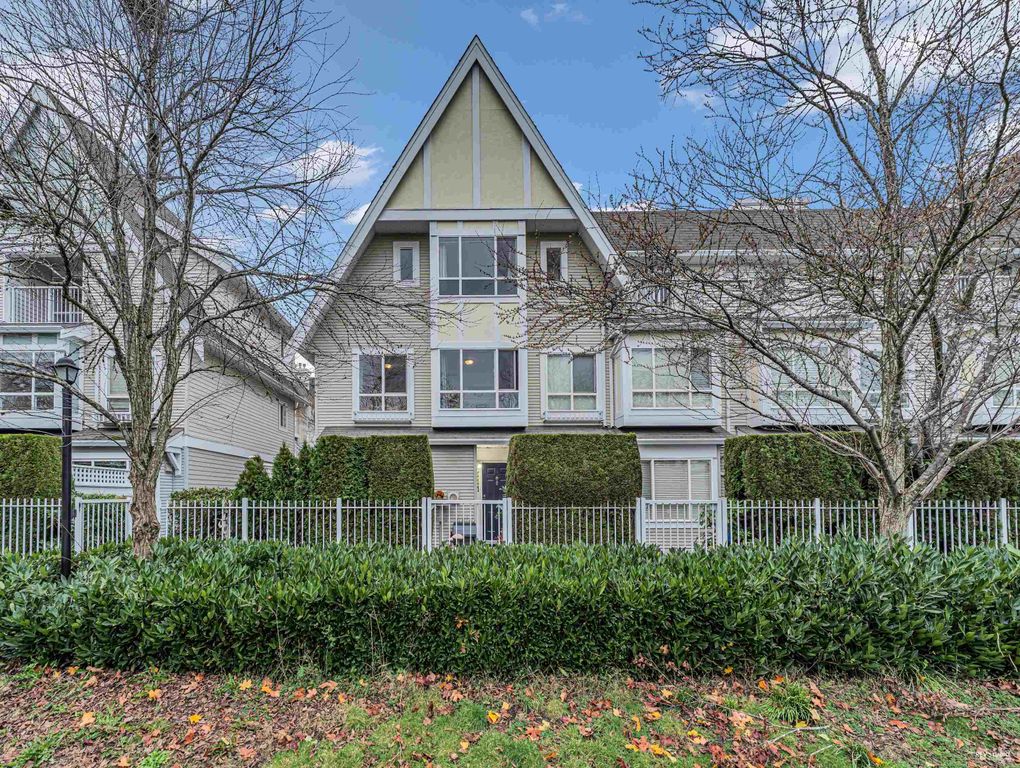 111 6588 Southoaks Crescent Burnaby, Burnaby Homes for sale, MLS® R2982081