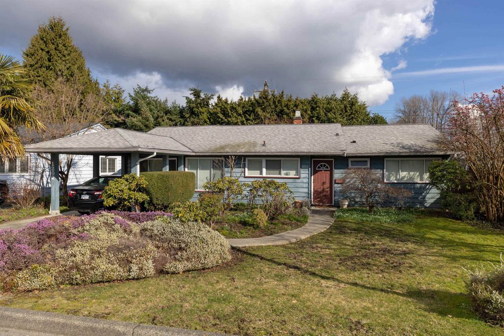 1202 Pinewood Crescent North Vancouver, North Vancouver Real Estate for sale, MLS® R2976882