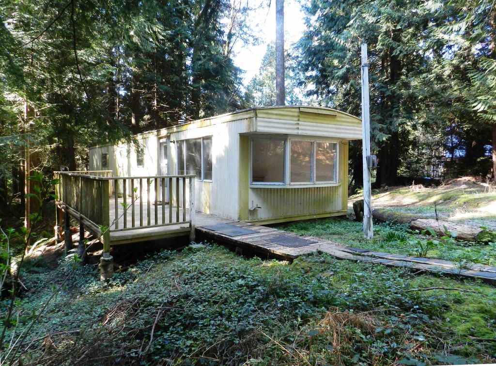 1239 LOCKYER RD, Roberts Creek Home for sale, MLS® R2972025