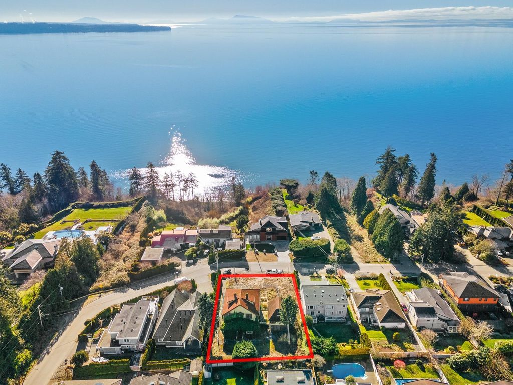 13567 13a AVE Surrey, Surrey Home for sale, MLS® R2956714
