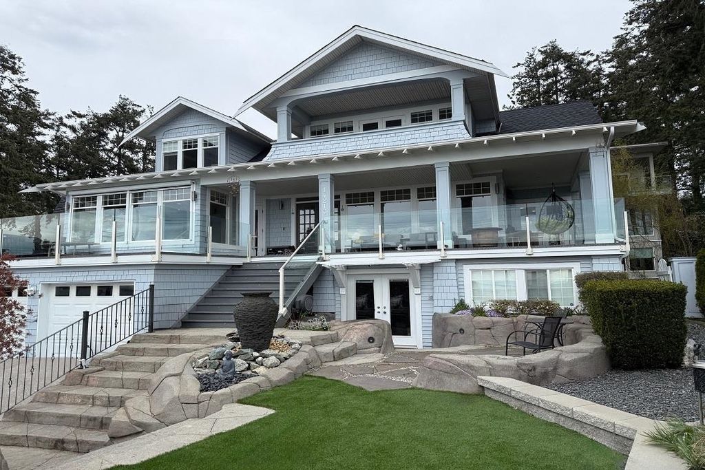 14213 Marine DR White Rock, White Rock Homes for sale, MLS® R2991397