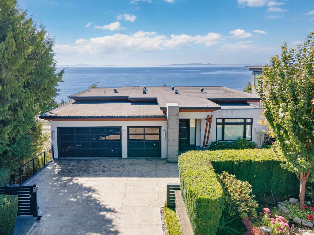 14442 Magdalen AVE White Rock, White Rock Homes for sale, MLS® R2991515