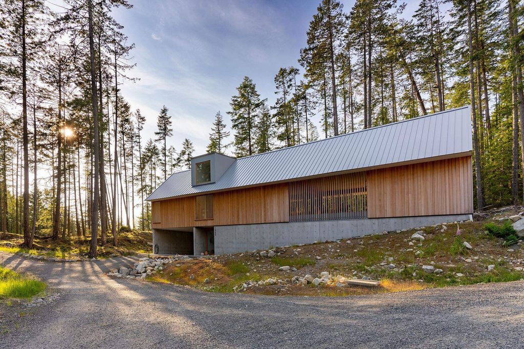 1565 Douglas RD Bowen Island, Bowen Island Homes for sale, MLS® R2992073