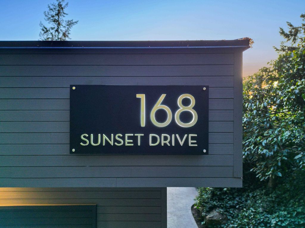 168 Sunset DR Lions Bay, Lions Bay Real Estate for sale, MLS® R2974631