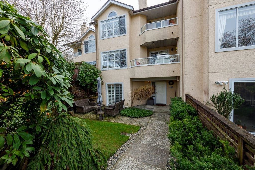 2 261 W 16th ST North Vancouver, North Vancouver Home for sale, MLS® R2983571