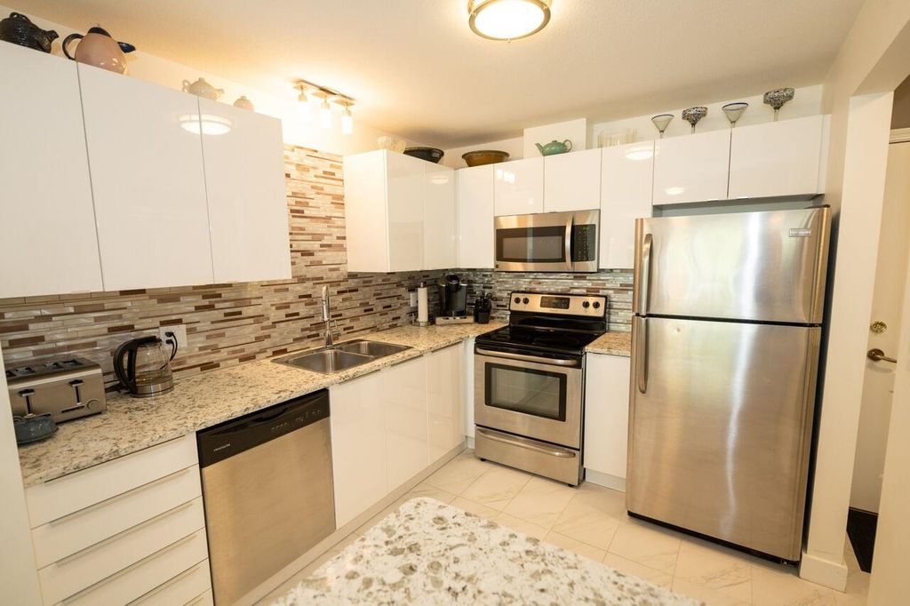 202 2551 Parkview LN Port Coquitlam, Port Coquitlam Condo for sale, MLS® R2993464