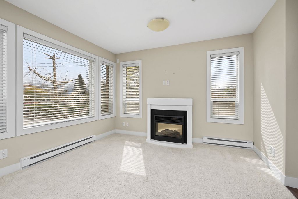 205 9422 Victor ST Chilliwack, Chilliwack Condo for sale, MLS® R2991077