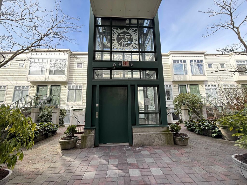212-3727 W 10th AVE Vancouver, Vancouver Condo for sale, MLS® R2979413