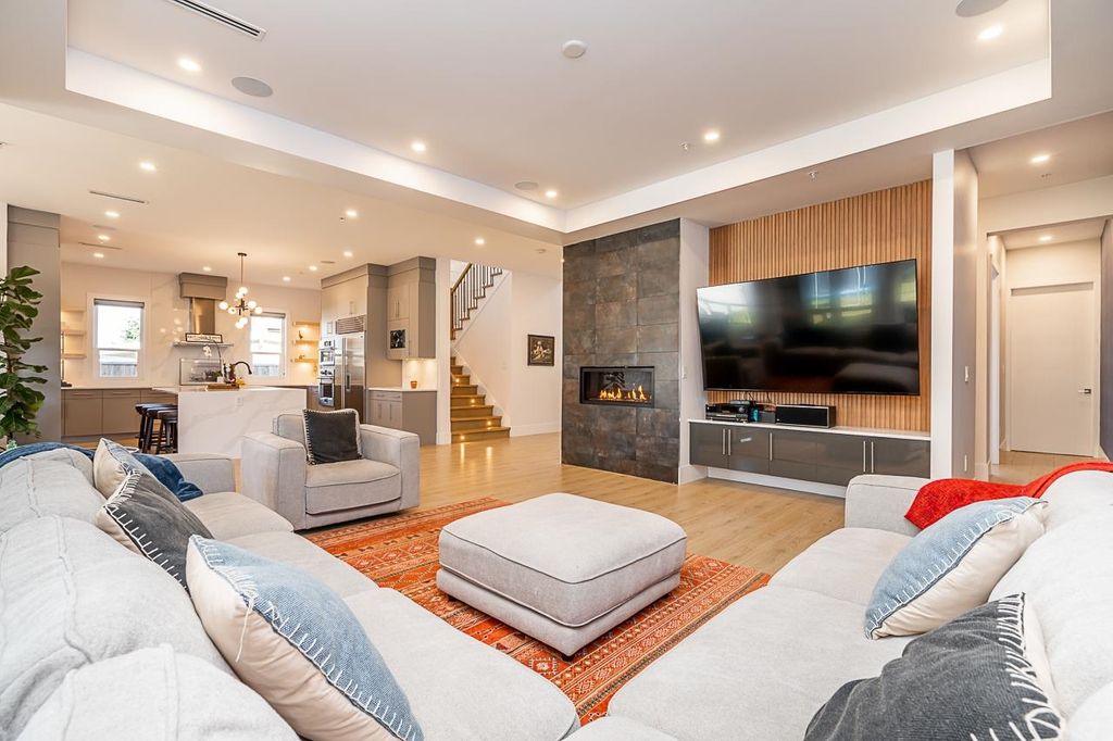 21661 Ridgeway Crescent Maple Ridge, Maple Ridge Home for sale, MLS® R2992469