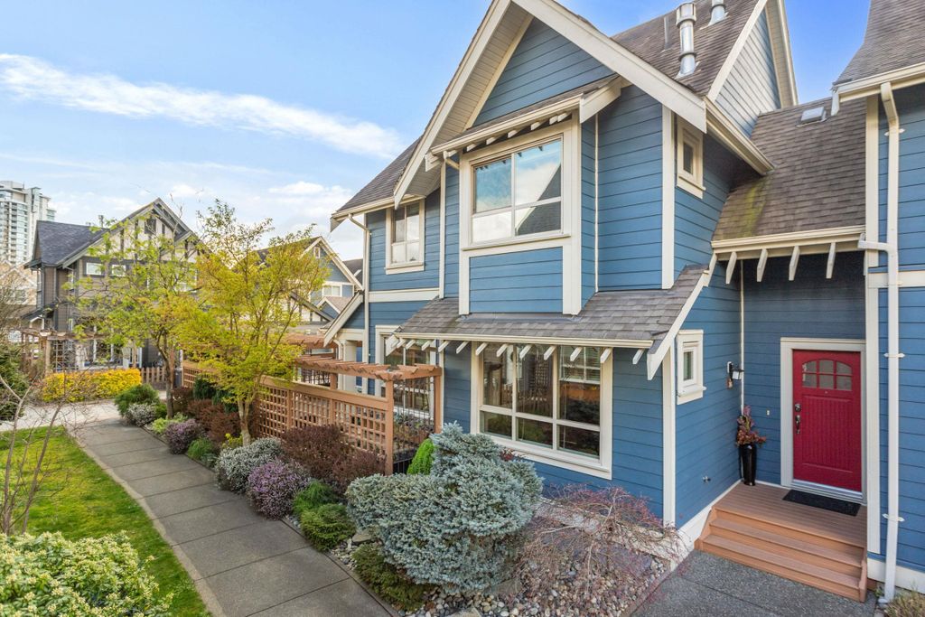 247 Furness ST New Westminster, New Westminster Home for sale, MLS® R2989754