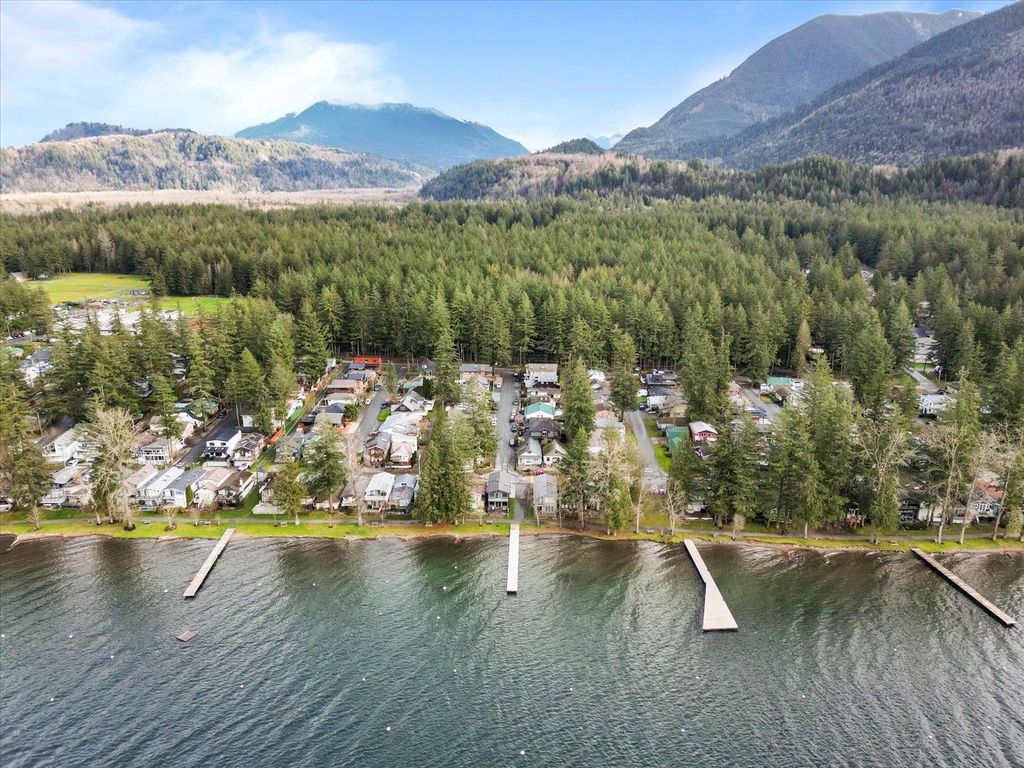 253 First AVE Cultus Lake, Cultus Lake Homes for sale, MLS® R2950635