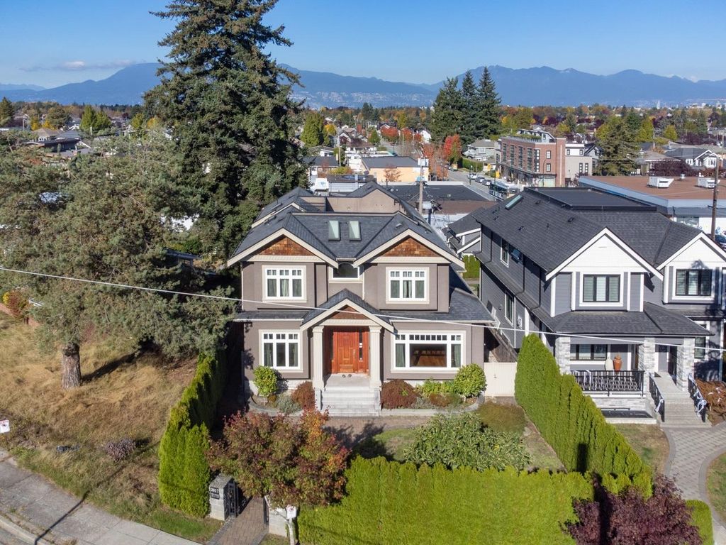 2817 OLIVER CRESCENT, Vancouver Home for sale, MLS® R2825034