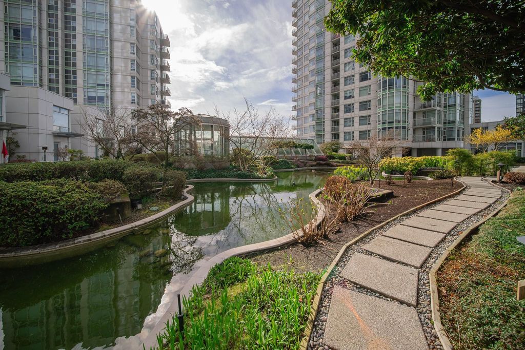 301 198 Aquarius Mews Vancouver, Vancouver Apartments for sale, MLS® R2993183