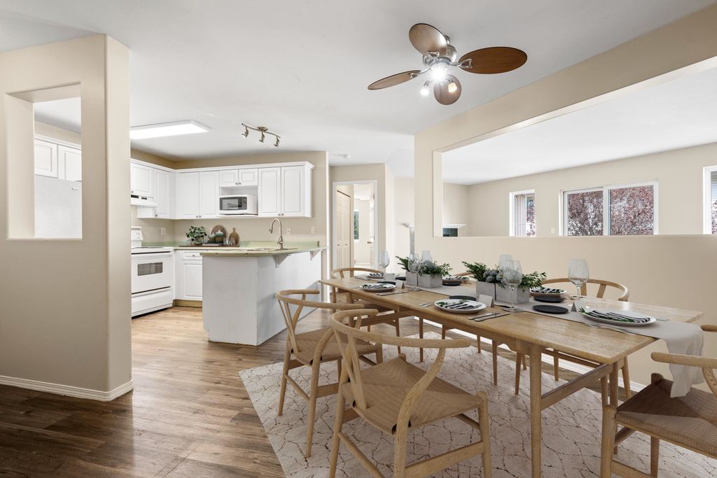 Chilliwack, Garrison Crossing Townhouses for Sale and Townhomes, MLS