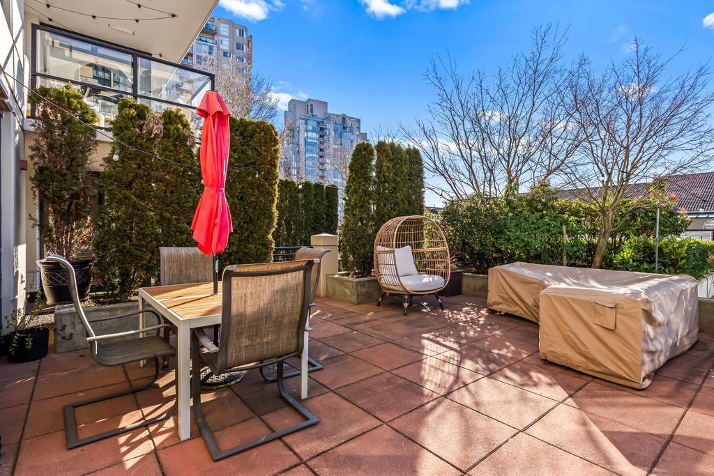 405-1 Renaissance Square New Westminster, New Westminster Apartment for sale, MLS® R2968024