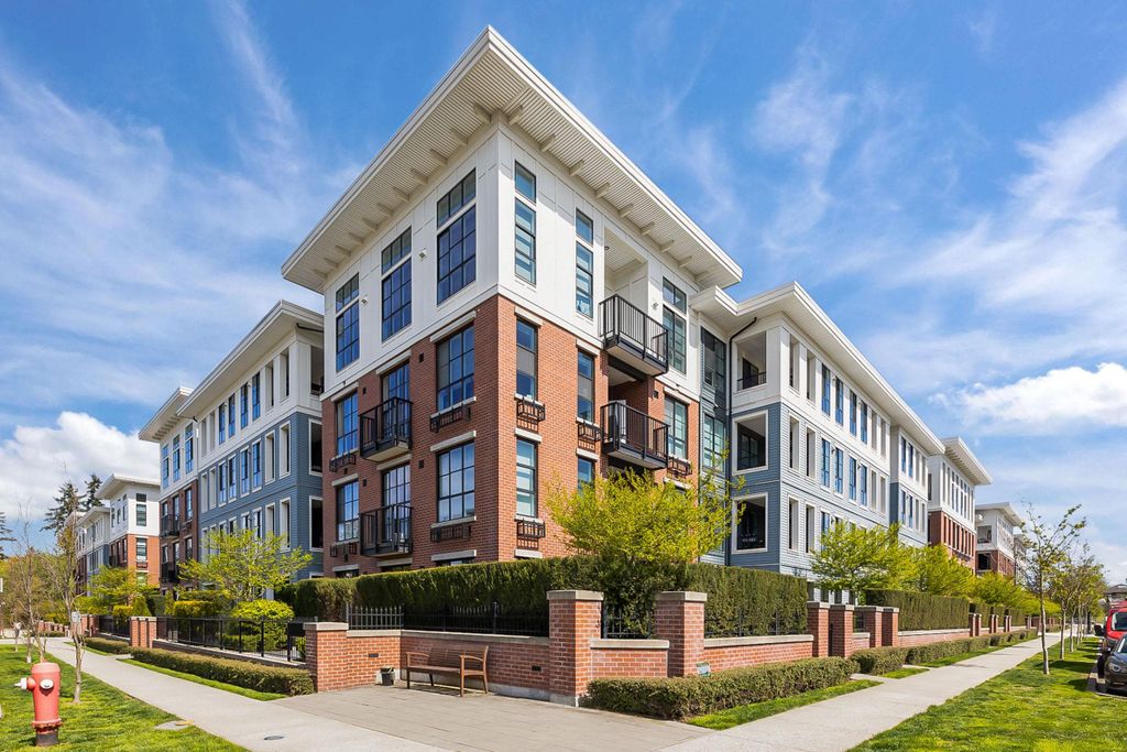 426 15137 33 AVE Surrey, Surrey Condo for sale, MLS® R2992174