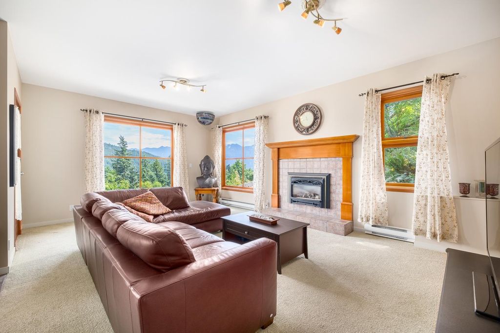 571 Roocroft LN Bowen Island, Bowen Island Homes for sale, MLS® R2975683