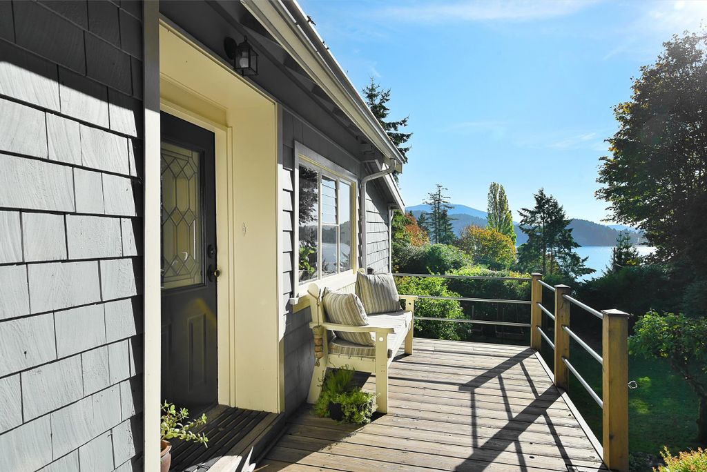 586 Bals LN Gibsons, Gibsons Homes for sale, MLS® R2976521