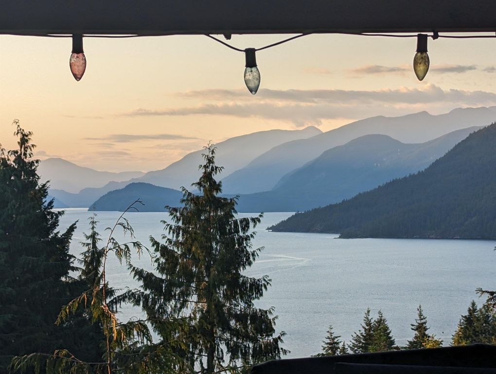 5894 Skookumchuk RD Sechelt, Sechelt Home for sale, MLS® R2987834