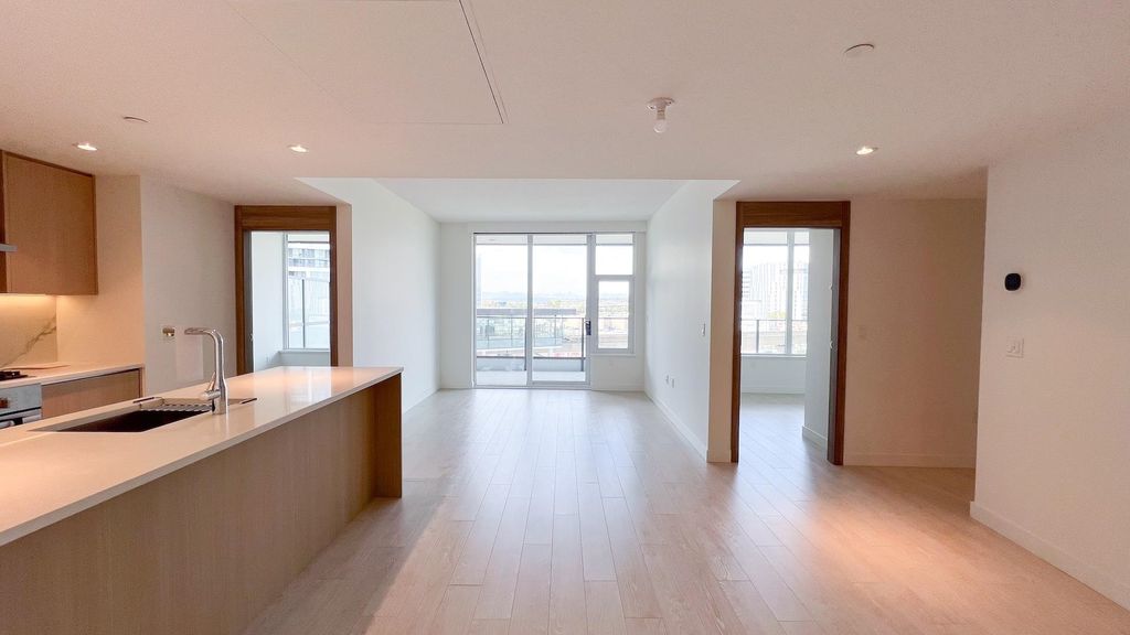 596 8671 Hazelbridge Way Richmond, Richmond Apartments for sale, MLS® R2991982