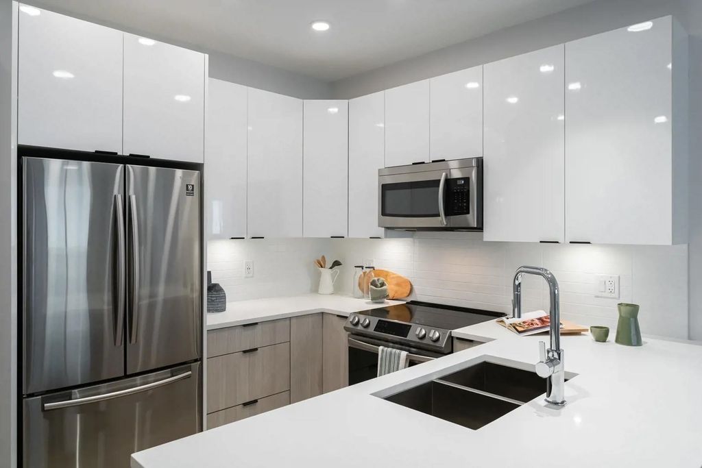 605-13452 95 AVE Surrey, Surrey Condo for sale, MLS® R2955781