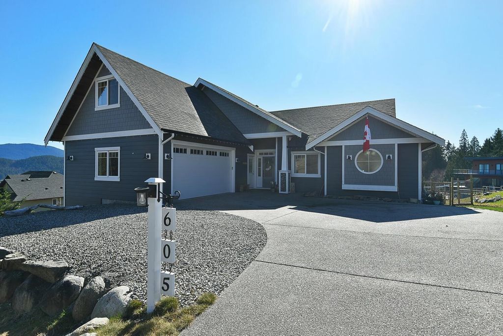 605 Woodland AVE Gibsons, Gibsons Home for sale, MLS® R2976018