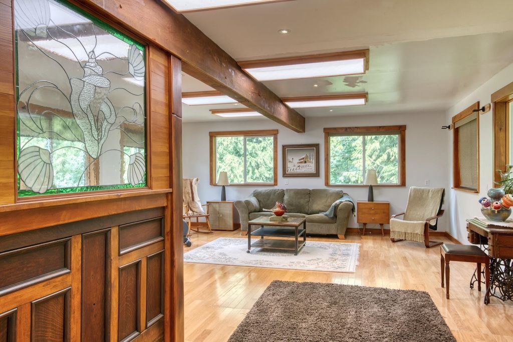 6055 Dubois Rd Madeira Park For Sale, R2826329