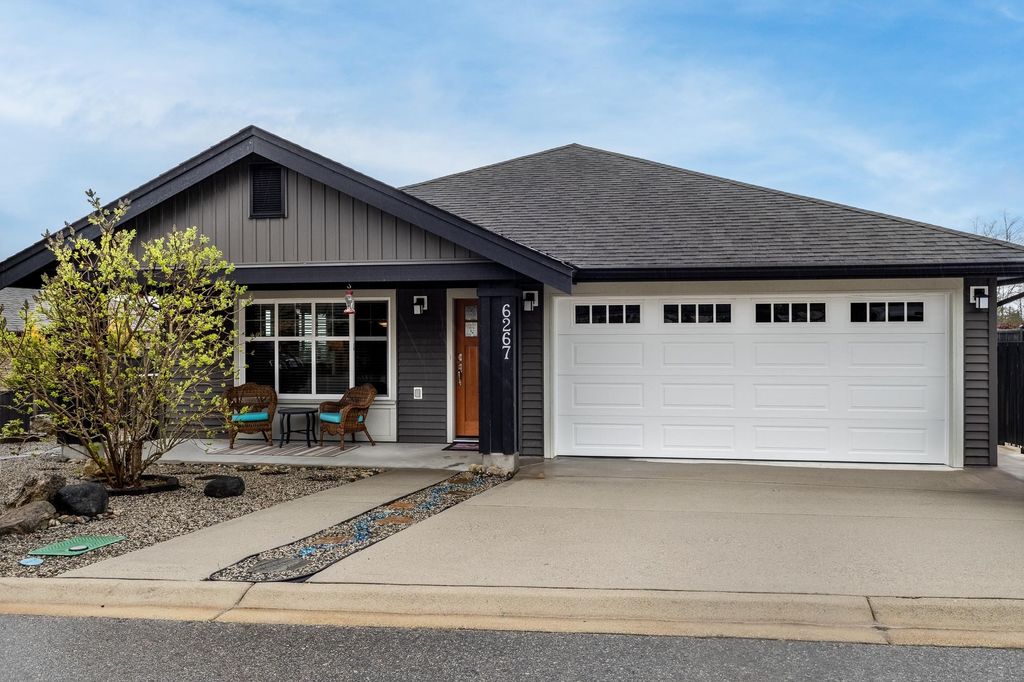 6267 Apollo RD Sechelt, Sechelt Homes for sale, MLS® R2986391