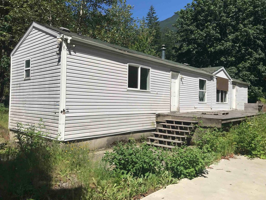 68451 Othello RD Hope, Hope Homes for sale, MLS® R2898938