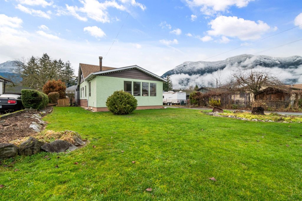 730 7th AVE Hope, Hope Home for sale, MLS® R2966835