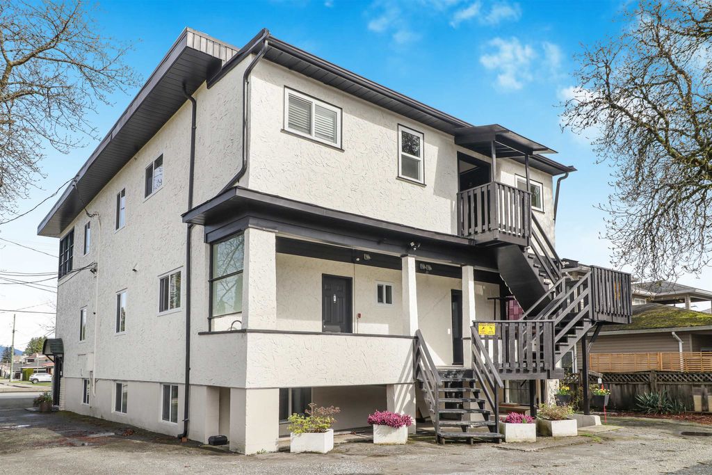 7365 Canada Way BurnabyBurnaby